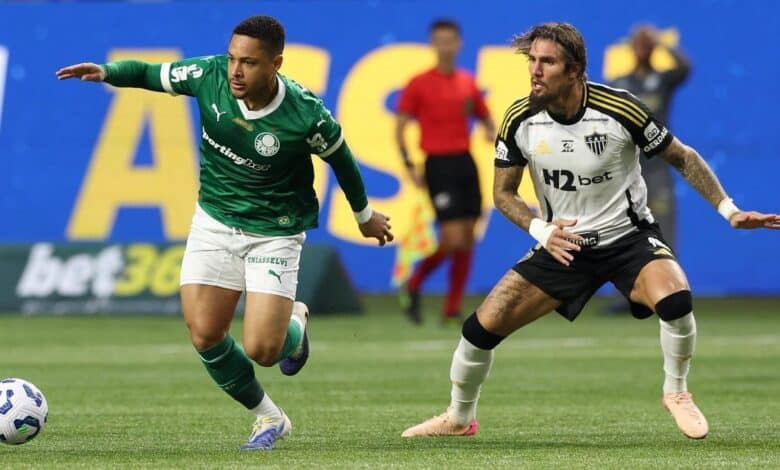 Abel Ferreira diz que Vitor Roque 'joga melhor com raiva' e será 'máquina'
