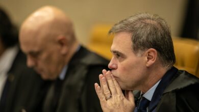 André Mendonça será relator de nova ação que tenta paralisar processo sobre trama golpista