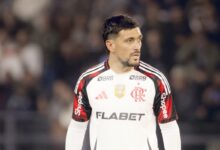 Arrascaeta entra para a história: iguala Edmundo e mira recorde de Marcelinho Carioca