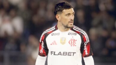 Arrascaeta entra para a história: iguala Edmundo e mira recorde de Marcelinho Carioca