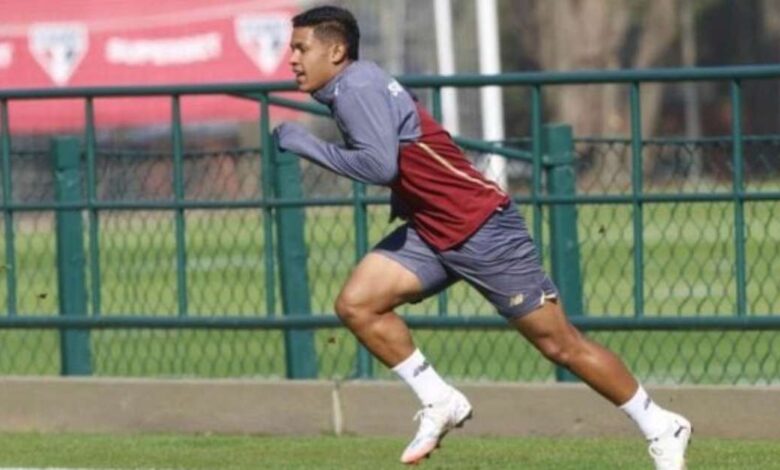 Atacante do São Paulo rompe ligamento cruzado do joelho e passará por cirurgia