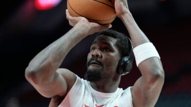 Ayton thrilled to be with 'once-in-a-generation' Doncic