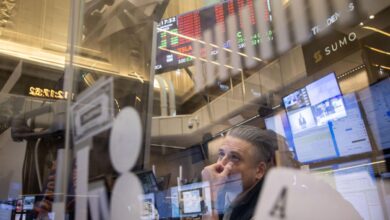 Bolsas em NY operam sem direção única; dólar sobe no exterior com resiliência dos EUA