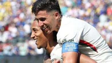 João Pedro e Enzo Fernández comemoram gol marcado pelo Chelsea contra o Fluminense no Mundial