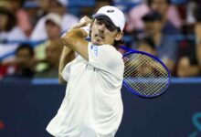De Minaur retorna ao top 10 e decide contra Davidovich