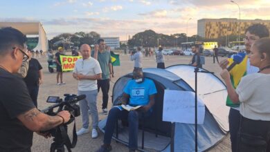 Vídeo: Deputado do PL acampa em frente ao STF em protesto - 25/07/2025 - Brasília Hoje