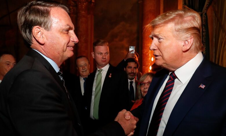 Governo Trump discutiu com Eduardo asilo a Bolsonaro e proteção contra Interpol, disse aliado em live