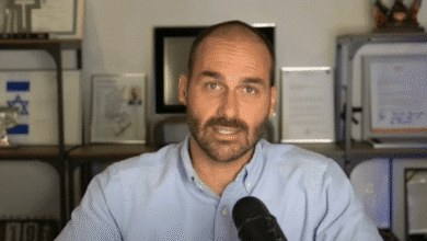 Eduardo Bolsonaro diz que não renunciará ao mandato de deputado