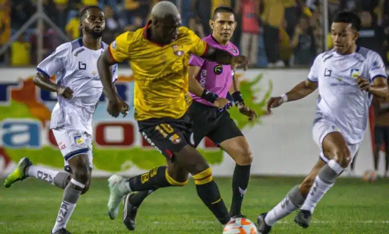 Felipe Caicedo, su titularidad y su actualidad física en Barcelona