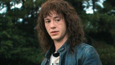 Eddie Munson (Joseph Quinn) in Stranger Things season 4 looking offscreen