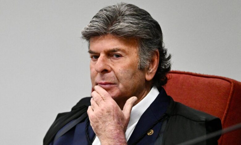 Fux diverge e vota contra tornozeleira para Bolsonaro - 21/07/2025 - Poder