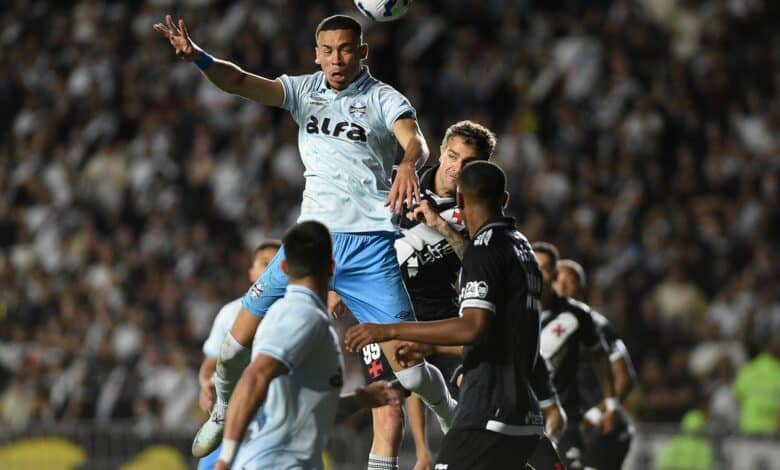 Grêmio não melhora com Mano Menezes e más atuações precisam ir para a conta dele