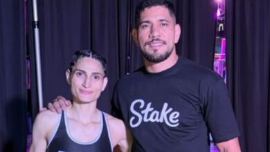 Irmã de Poatan conquista cinturão do Karate Combat