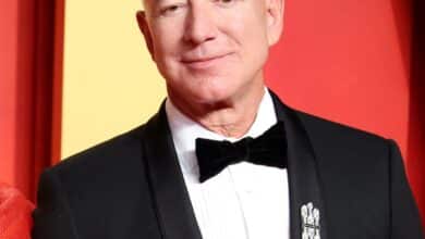 Jeff Bezos Shows Hair, No Longer Bald After Wedding