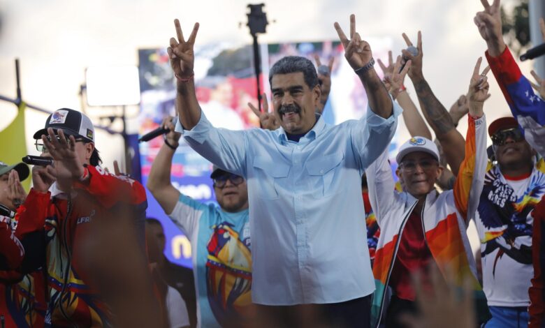 Pelo medo, Maduro consolida poder e deve vencer eleições locais