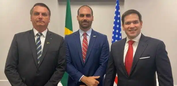 Jair Bolsonaro, Eduardo Bolsonaro e Marco Rubio em foto de 2020