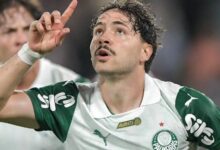Maurício comemora gol do Palmeiras sobre o Fluminense em partida do Brasileirão