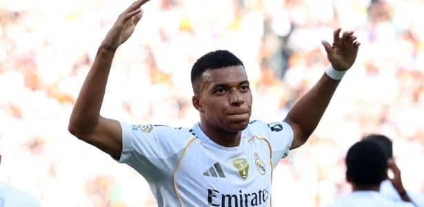 Mbappé comemora gol em Real Madrid x Borussia Dortmund, jogo do Mundial