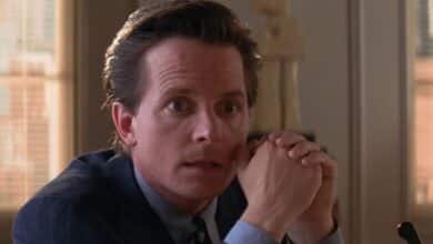 "Eu sou um idiota": Michael J. Fox, astro do filme De Volta para o Futuro, lamenta ter recusado um dos maiores sucessos dos anos 90 - Notícias de cinema