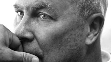 Morre Bob Wilson, expoente do teatro experimental, aos 83 - 31/07/2025 - Ilustrada
