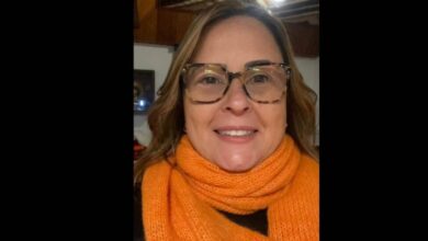 Familiares e amigos buscavam informações sobre a professora de história Soraya Tatiana Bonfim França desaparecida desde a última sexta-feira (18/7)