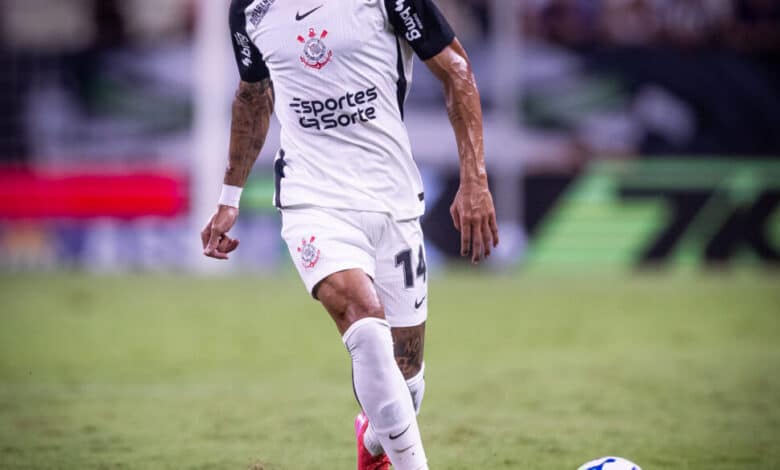 Raniele recebe terceiro amarelo e desfalca o Corinthians diante do Cruzeiro