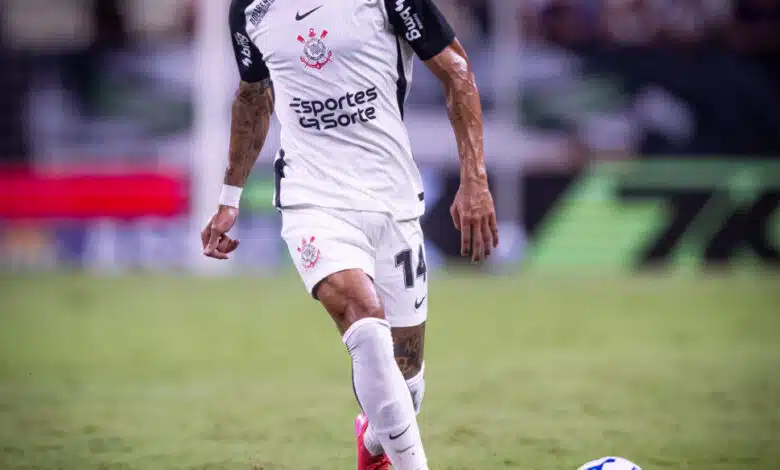 Raniele recebe terceiro amarelo e desfalca o Corinthians diante do Cruzeiro