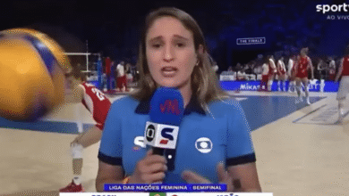 Repórter da Globo quase leva bolada ao vivo durante jogo de vôlei: 'Só o ventinho'