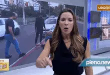 Vídeo: Repórter e cinegrafista da Record são agredidos ao vivo