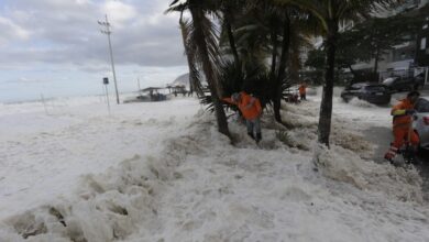 Após invadir a orla do Rio, ressaca continua nesta quarta, mas tende a perder intensidade; veja como se proteger