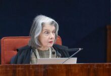 Senadores protocolam pedido de impeachment contra Cármen Lúcia