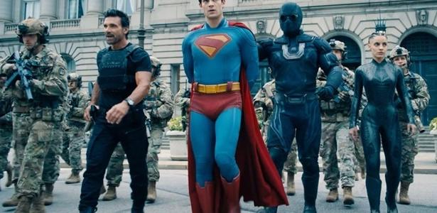 Superman deixa de ser sombrio e fica mais solar e mais polêmico