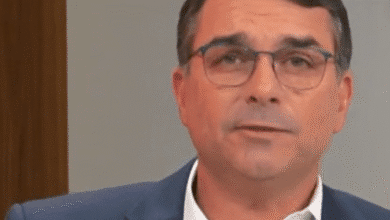 O senador Flávio Bolsonaro (PL-RJ) durante entrevista para a GloboNews