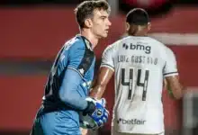 Vasco demonstra interesse em Aldair Quintana, para ser sombra de Léo Jardim