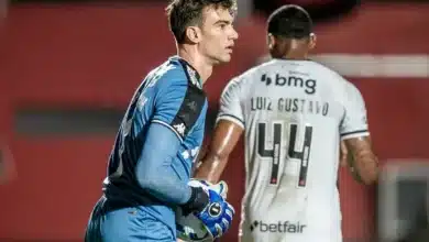 Vasco demonstra interesse em Aldair Quintana, para ser sombra de Léo Jardim