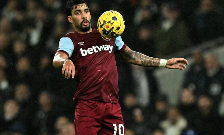 Salah encara marcação de Pavlovic no amistoso entre Liverpool e Milan