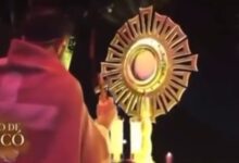 Oração com homofobia em evento católico causa polêmica