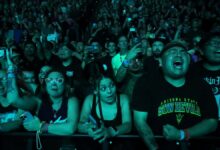 Linkin Park rocks Phoenix and honors Chester Bennington