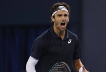 Tennis star apologizes to Chinese fans after outburst over coughing