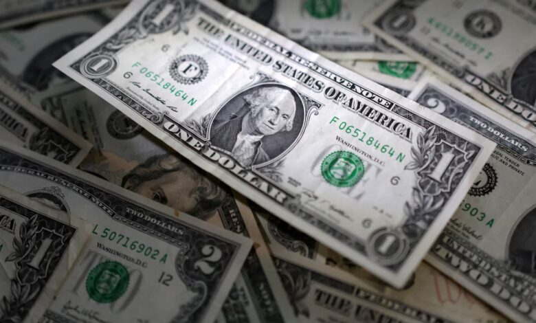 Dollar dented by simmering trade tensions, rate cut bets