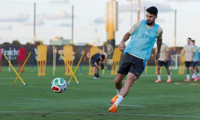 Scaloni se encanta com Flaco Lopez, diz que viu 'salto importante' com Palmeiras e admite espaço maior na Argentina