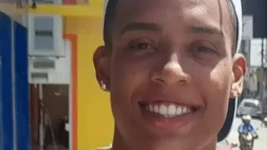 Vanderlan Barbosa, lateral do Bragantino, inicia projeto social em Brumado