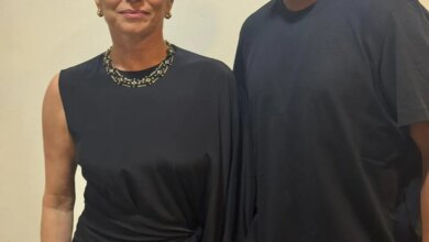 Após falsa morte de Odete, web recupera mais um 'rolê aleatório' de Débora Bloch com Ronaldinho Gaúcho: 'Está viva'