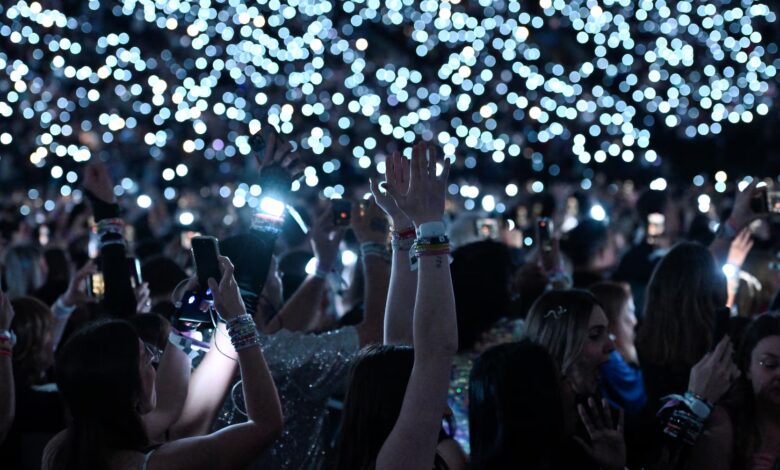 Taylor Swift ticket buyers can press ahead with Live Nation lawsuit