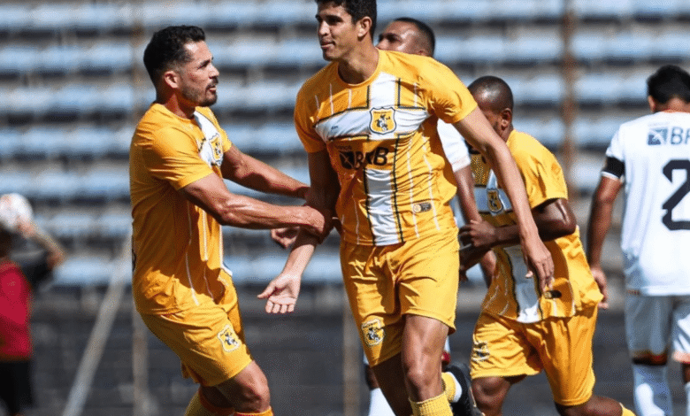 Rubens comemorando gol pelo Brasiliense