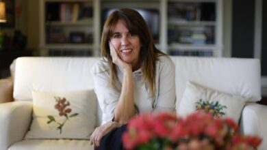 "Há uma infantilização da sociedade hoje. Tudo é 'não pode'", diz Martha Medeiros, patrona da 71ª Feira do Livro