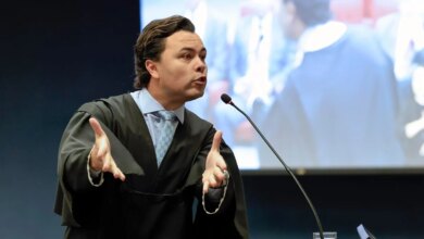Após discussão, Dino manda Polícia Judicial retirar advogado de Filipe Martins da tribuna do STF – CartaCapital