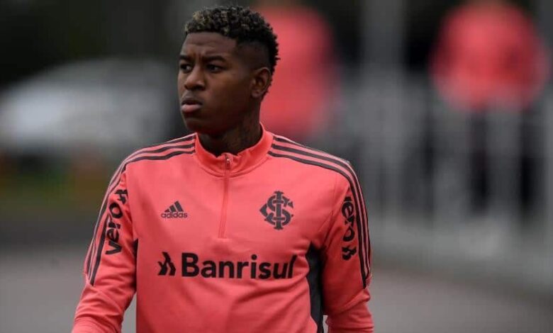 Flamengo faz nova proposta por Vitão, mas Inter pede mais pelo zagueiro