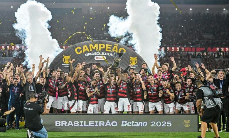 Flamengo lidera pelo sexto ano consecutivo, e Corinthians assume 2ª posição