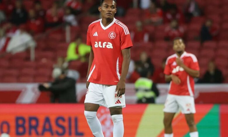 Inter tenta manter Raykkonen e avalia negociação com o Goiás